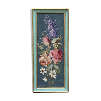 Canevas, brodé main, tapisserie vintage, bouquet de fleurs, encadre dans un joli cadre en bois