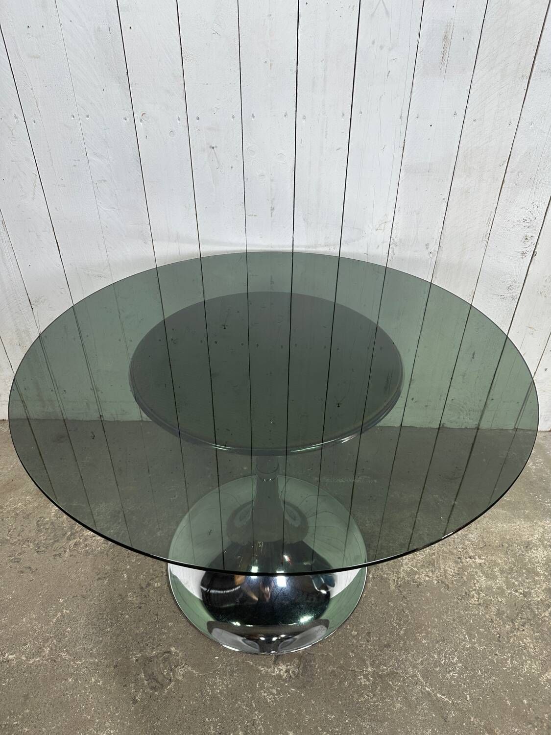 Tulip foot table with smoked glass top attributed to Gastone Rinaldi