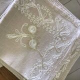 Ensemble de 8serviettes anciennes brodees