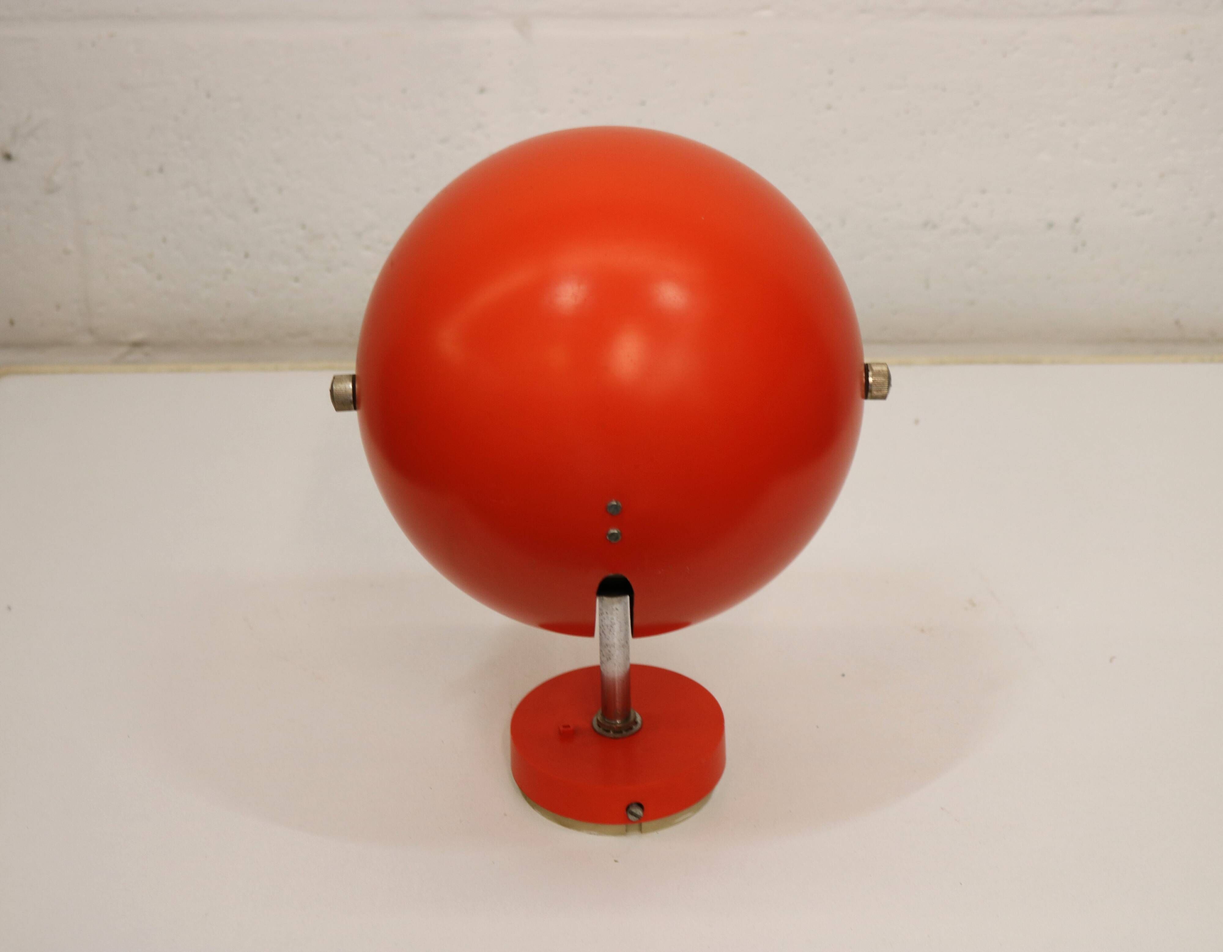Vintage orange eyeball space age wall Lamp– Louis Poulsen, Denmark 70's