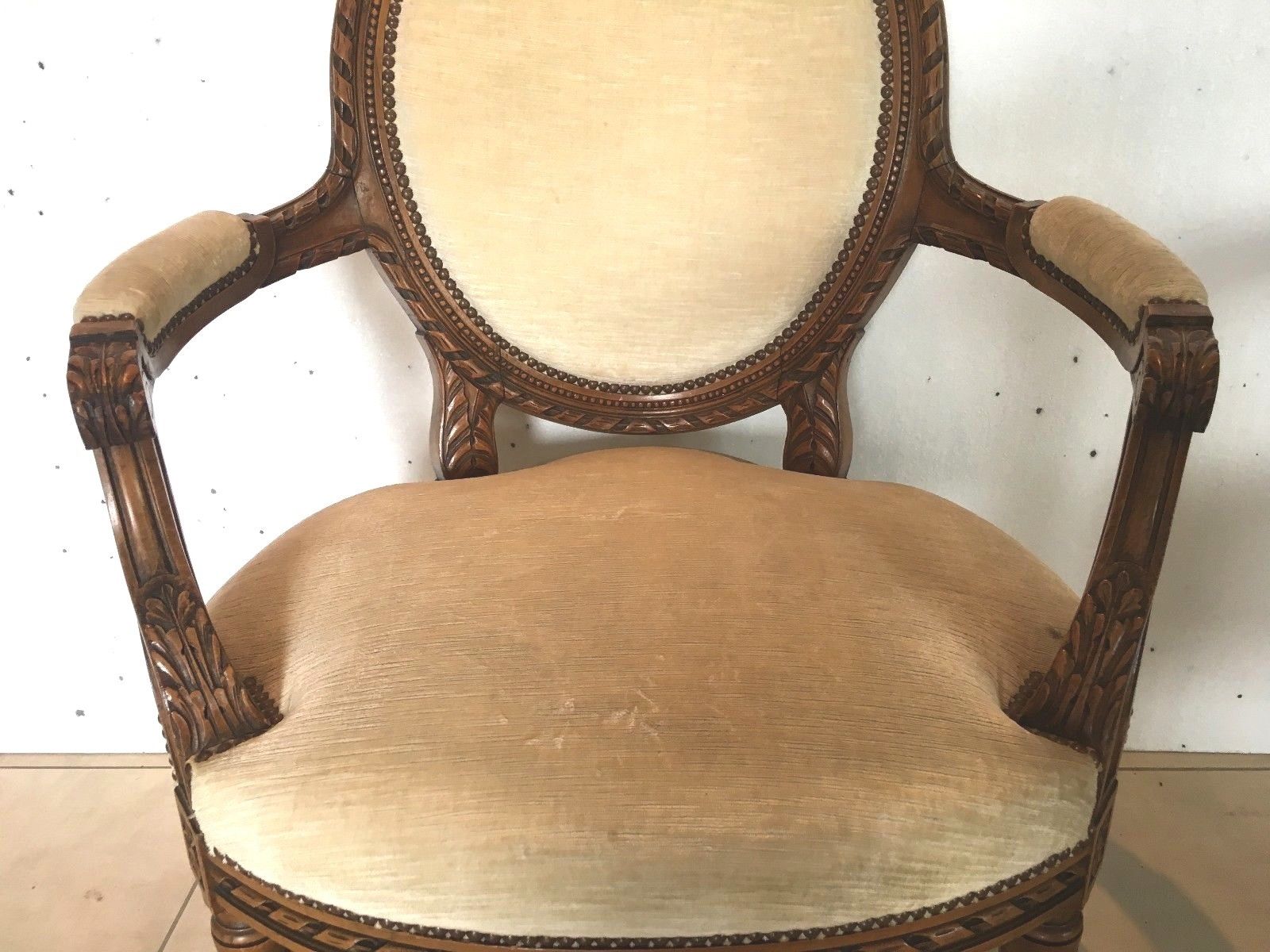 Fauteuil de style Louis XVI