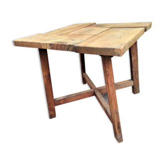brutalist table of 73 x 73 cm with top of 4 cm thick