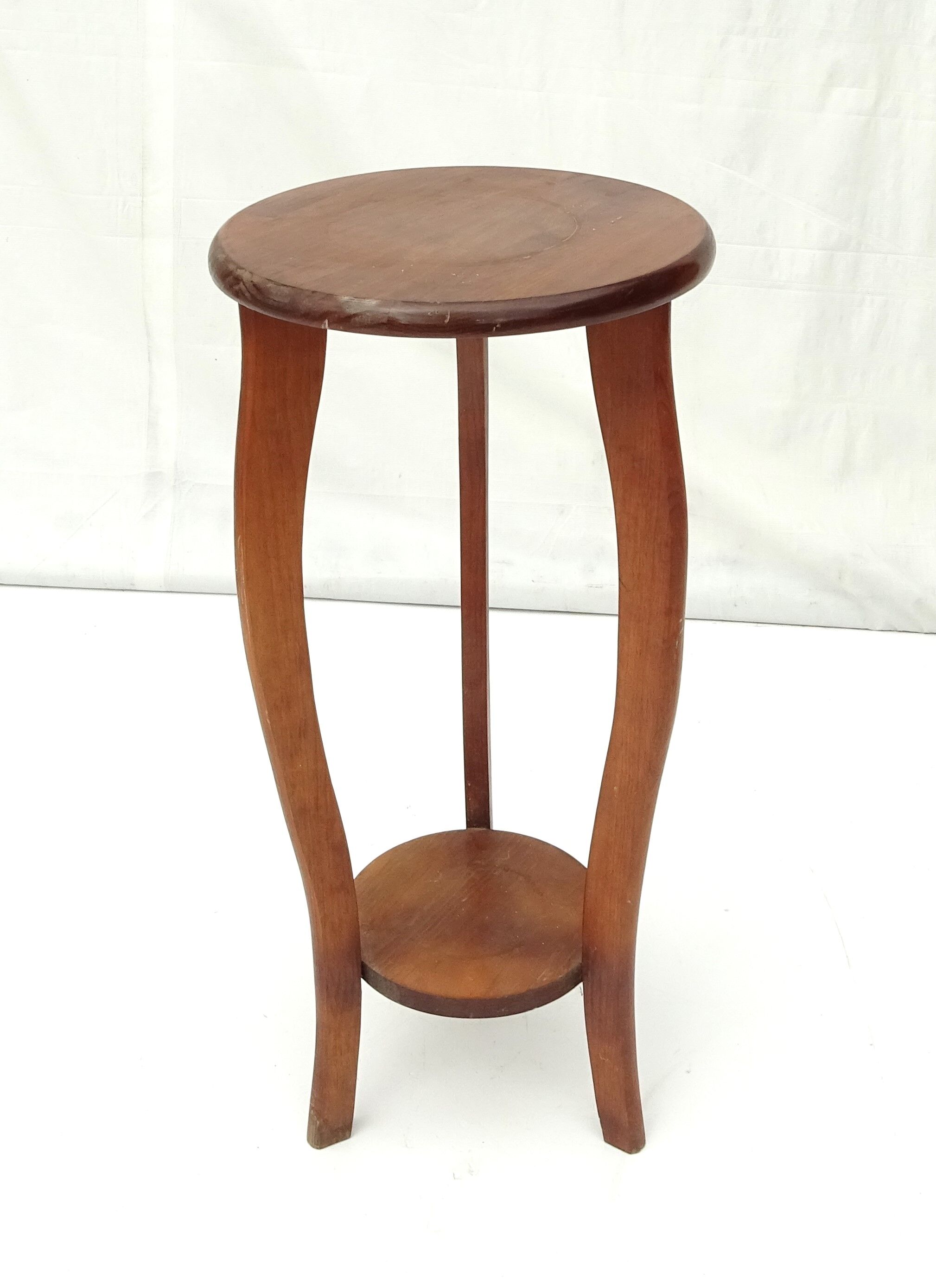 Wooden pedestal table