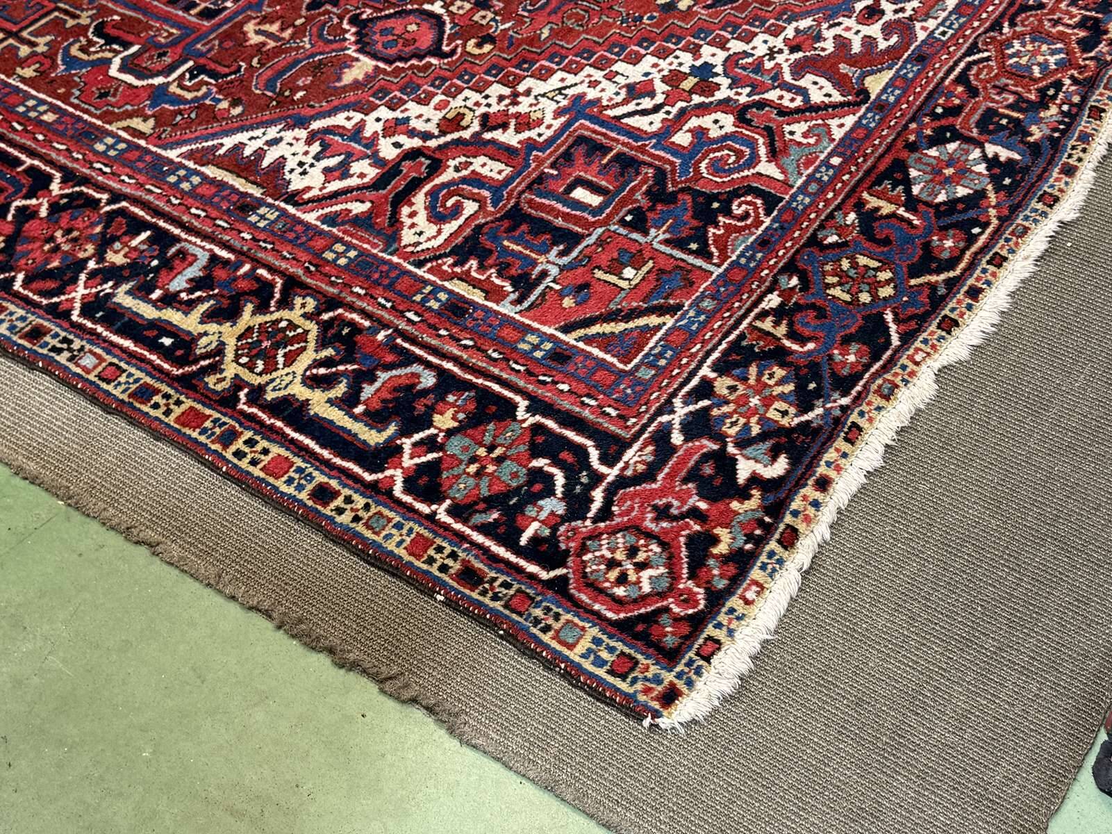 Handmade wool Iranian carpet - 3.35m x 2.32m
