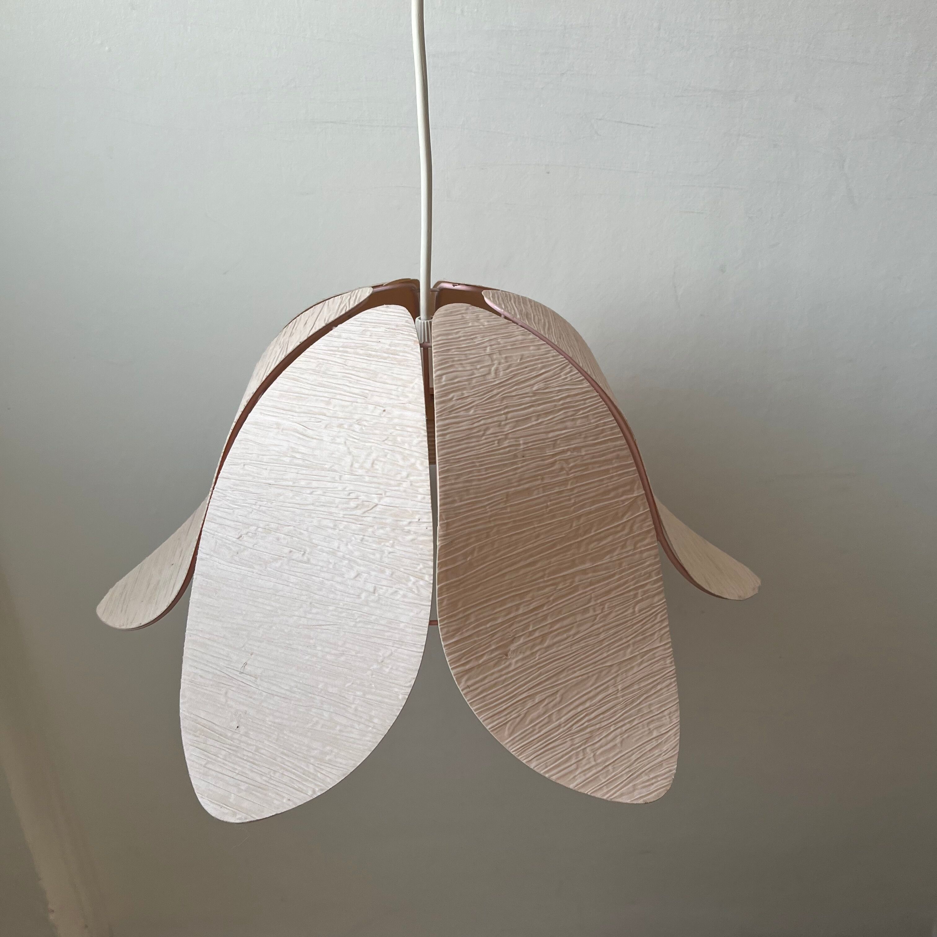Small flower suspension