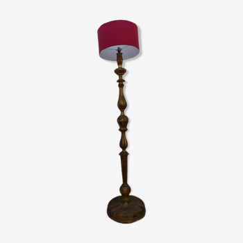 Venetian style lamp in golden wood