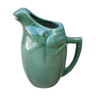 Frog pitcher