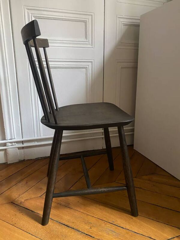 Chaise J46 FDB Mobilier en chêne fumé