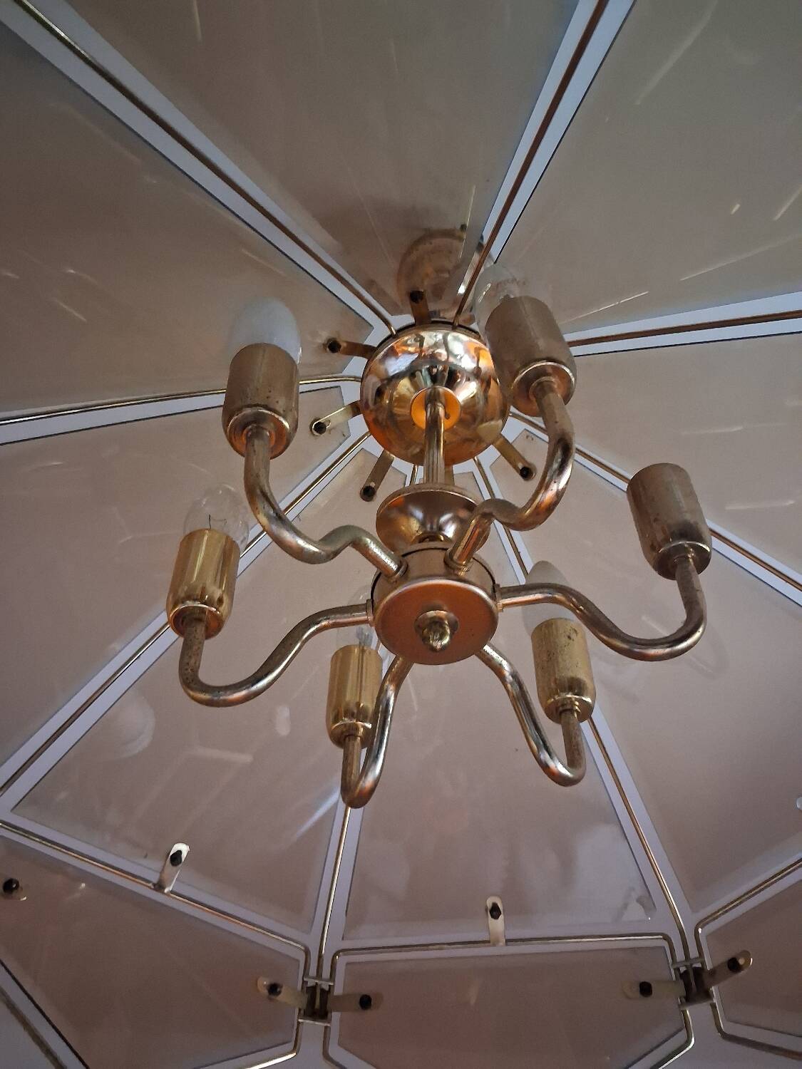Grand vintage chandelier