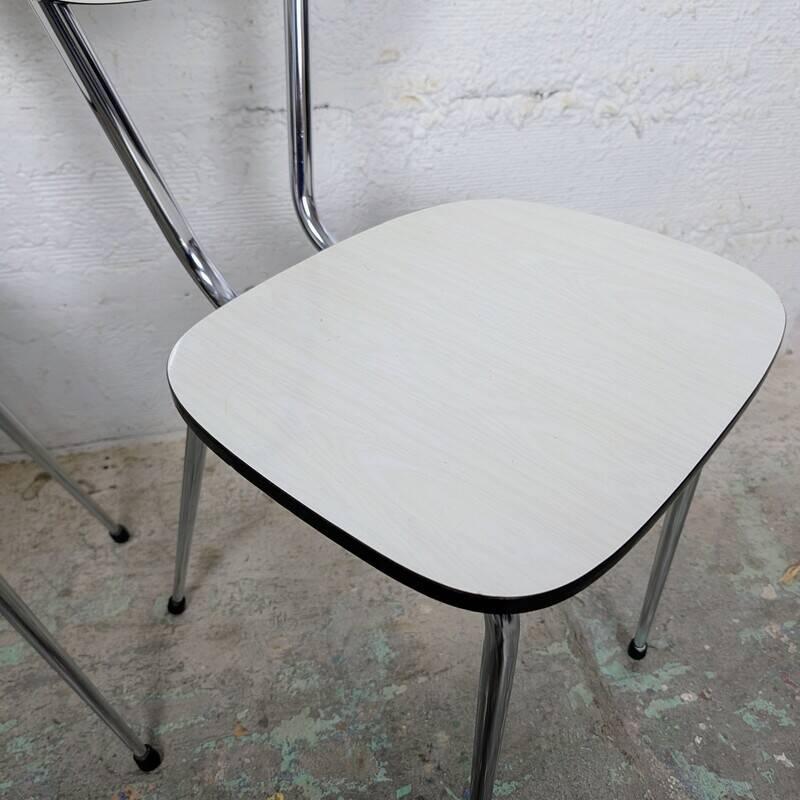 Ensemble de 4 chaises en formica
