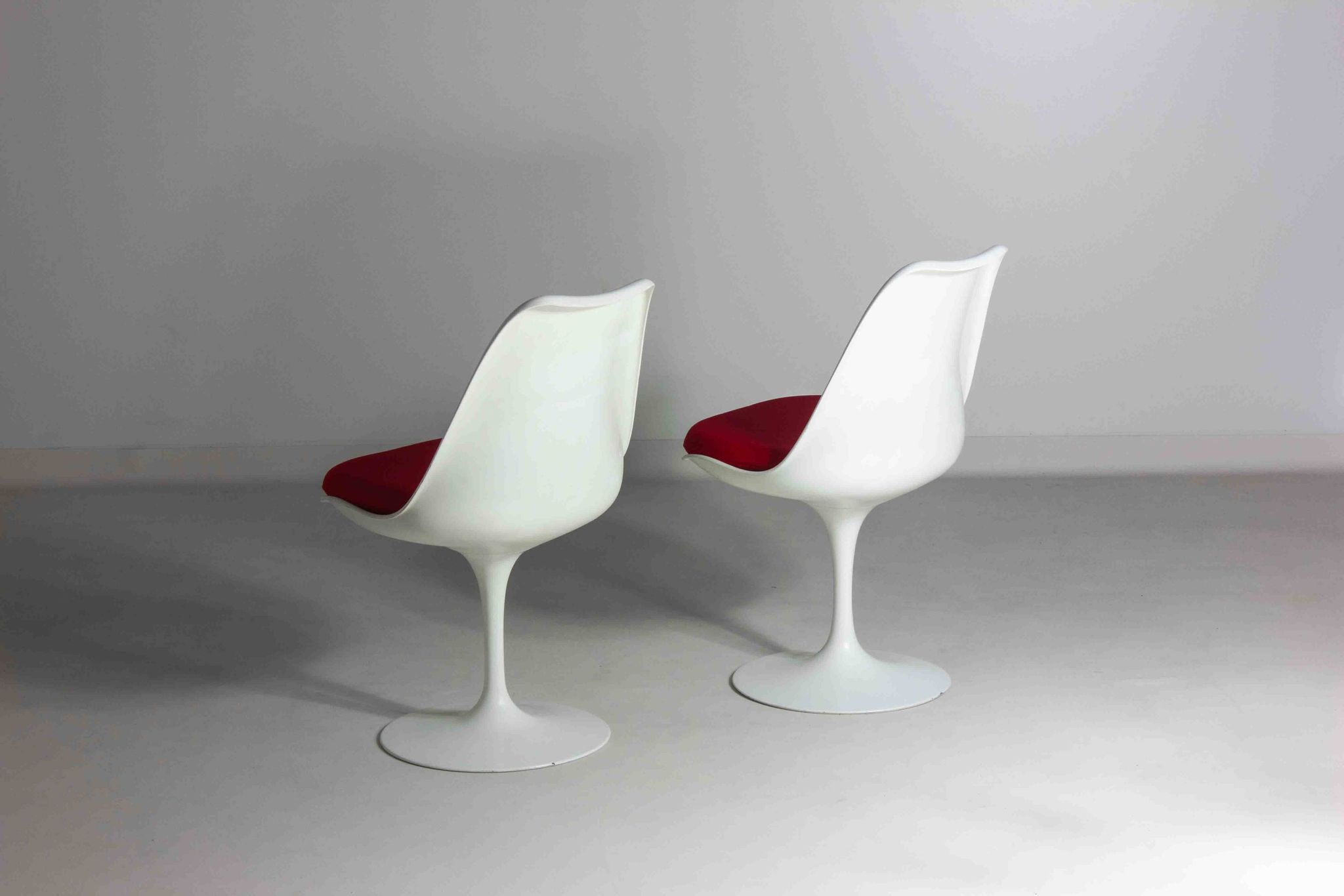 Beautiful set of 5 tulip chairs by Eero Saarinen for Knoll International, 1970s