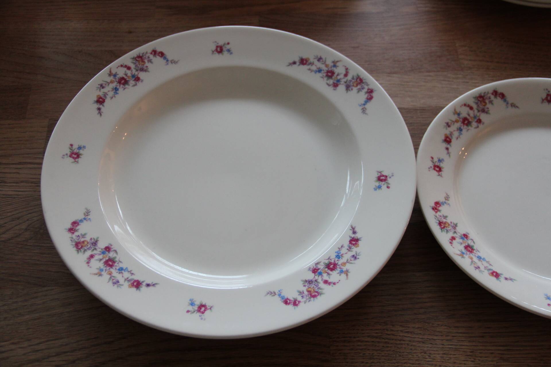 Maastricht faience dinnerware set