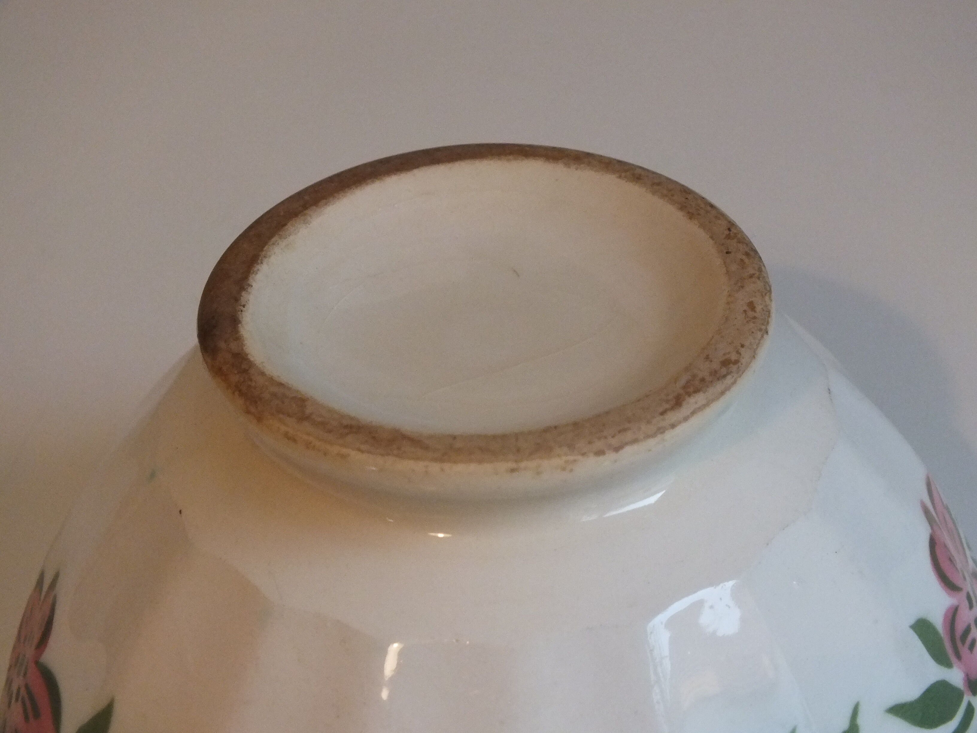 Old ribbed bowl flower garland