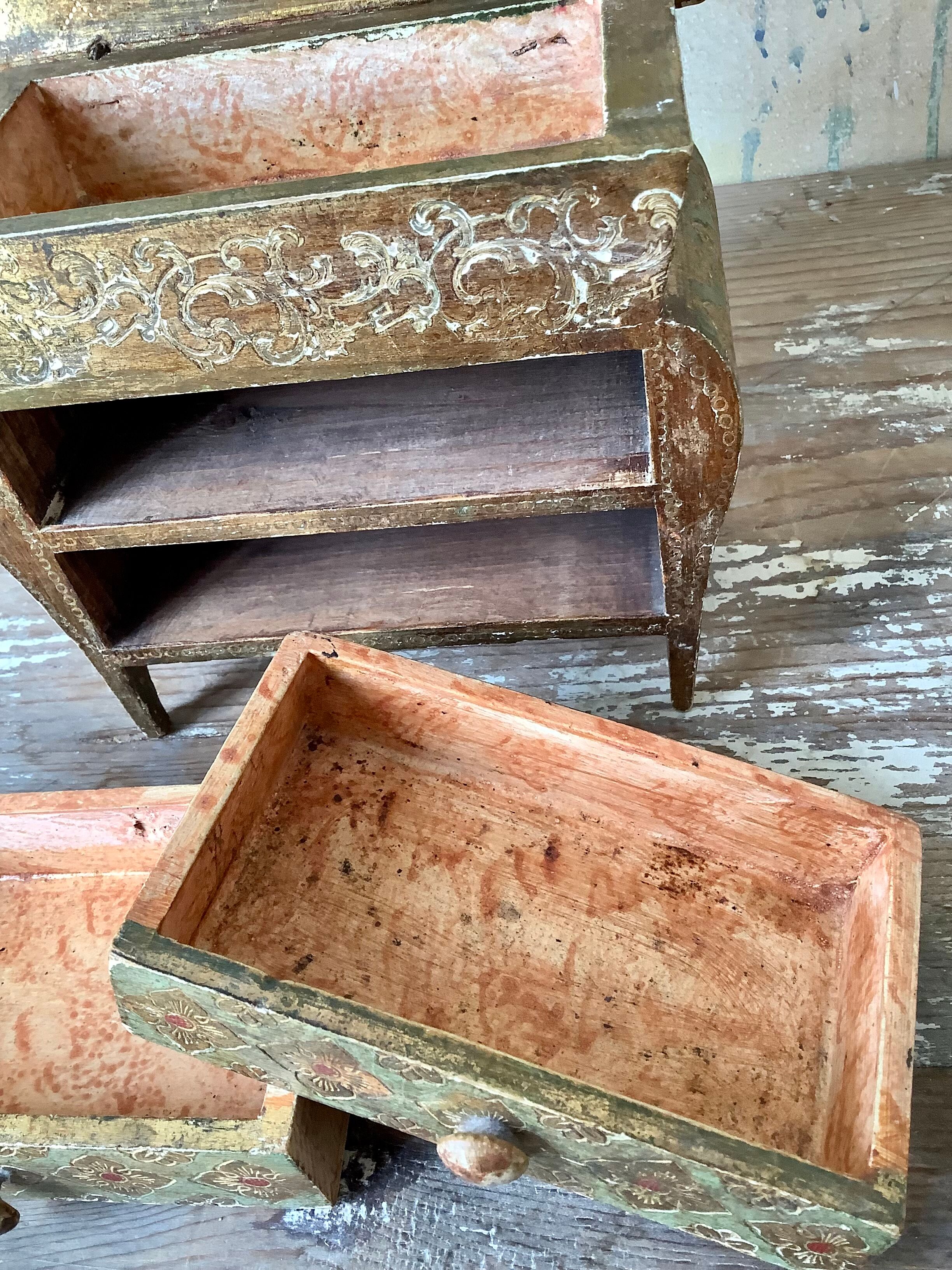 Venetian-style jewelry chest, Florentine wooden