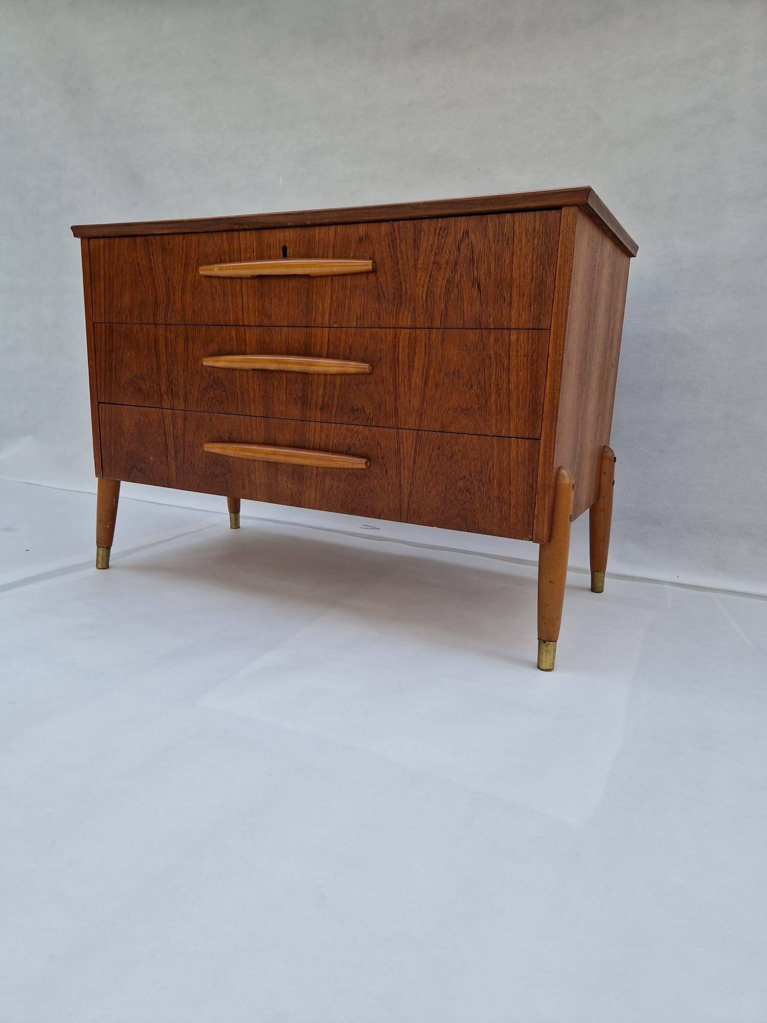 Commode en teck, Danemark, années 1970