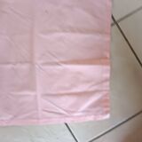 Nappe rose avec couronne de fleurs + 10 serviettes