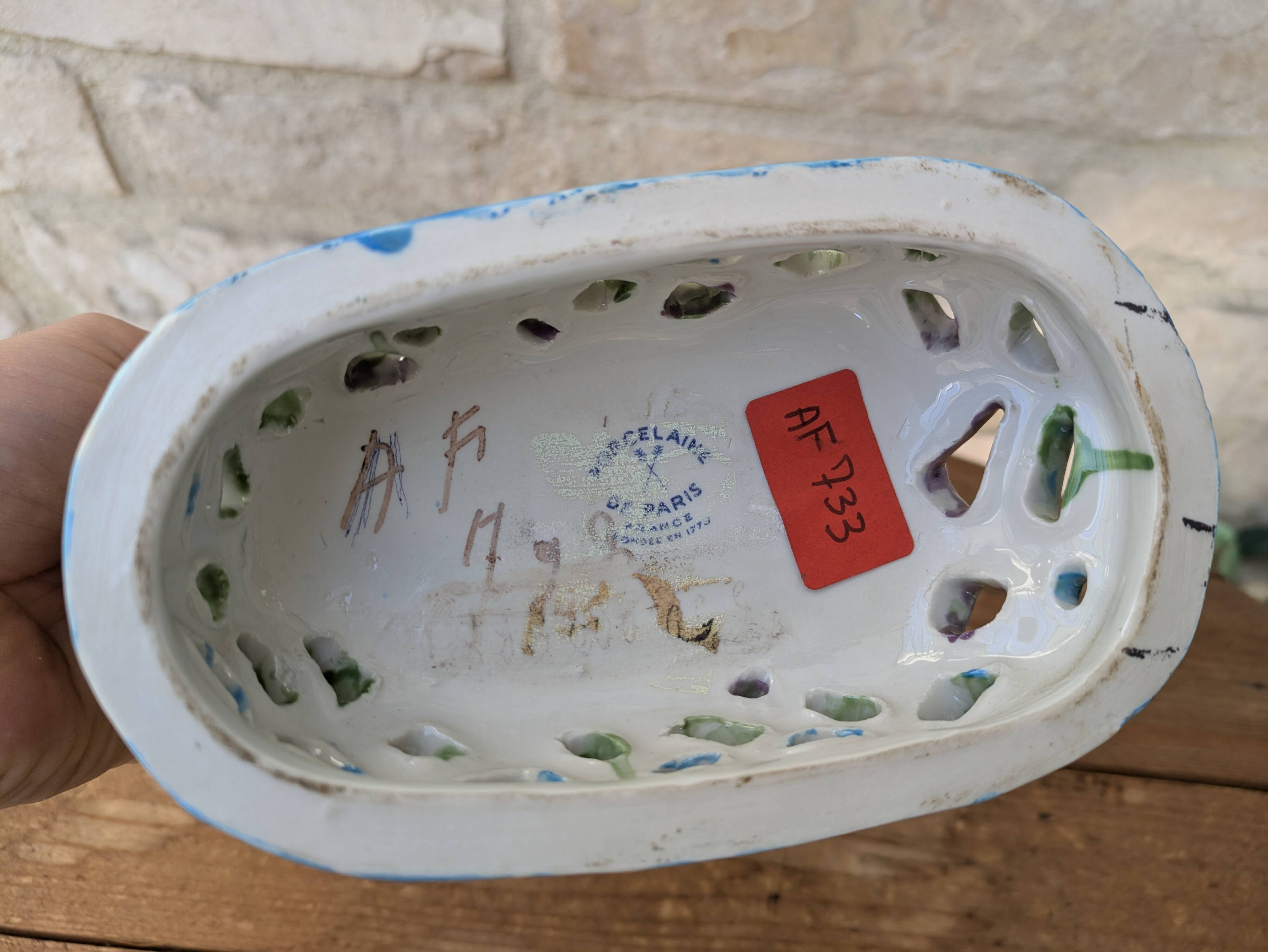 Polychrome decorative rooster in Paris Porcelain statue H30cm