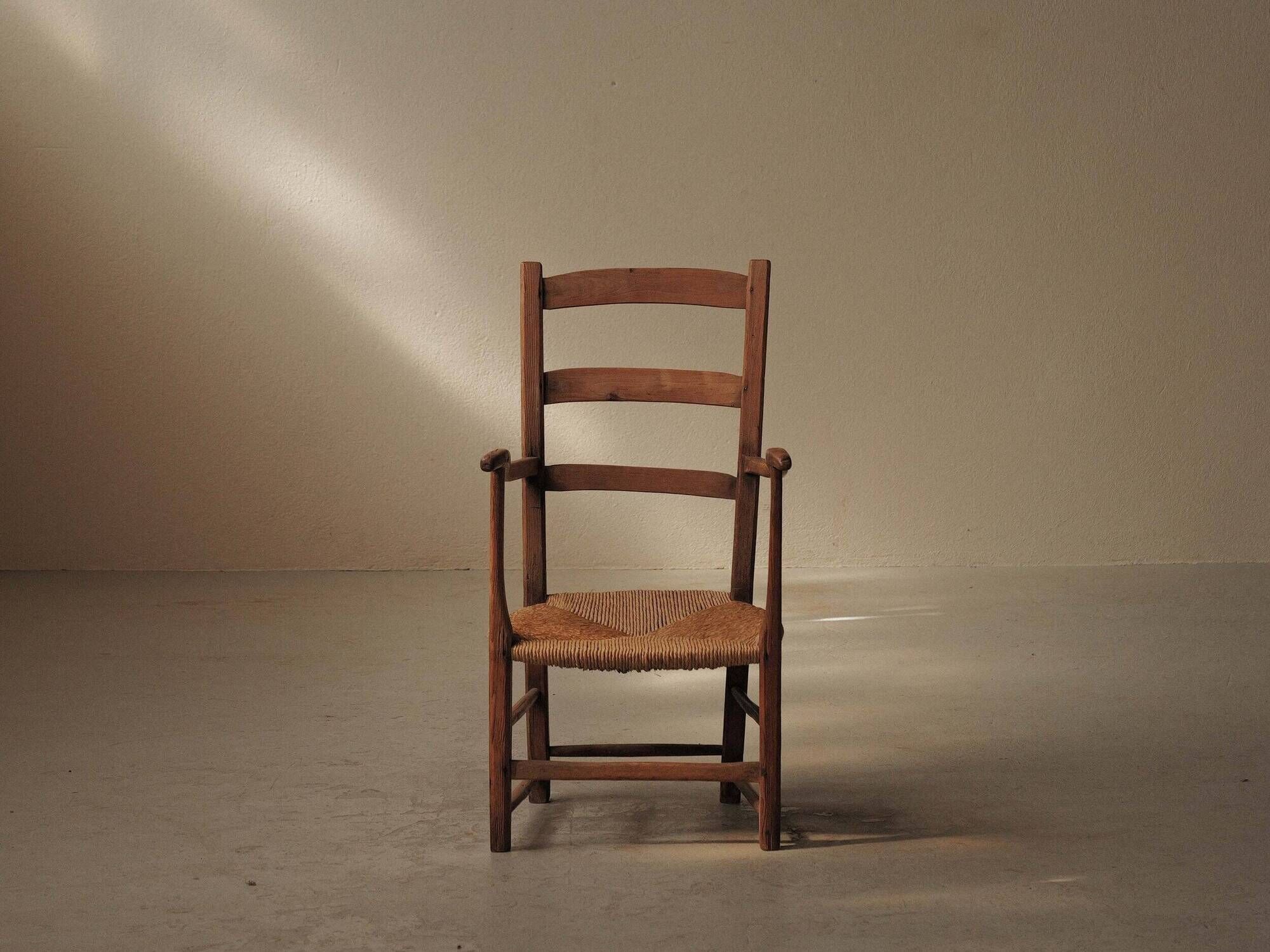 Wood and straw armchair, Popular Art, Auvergne, around 1900