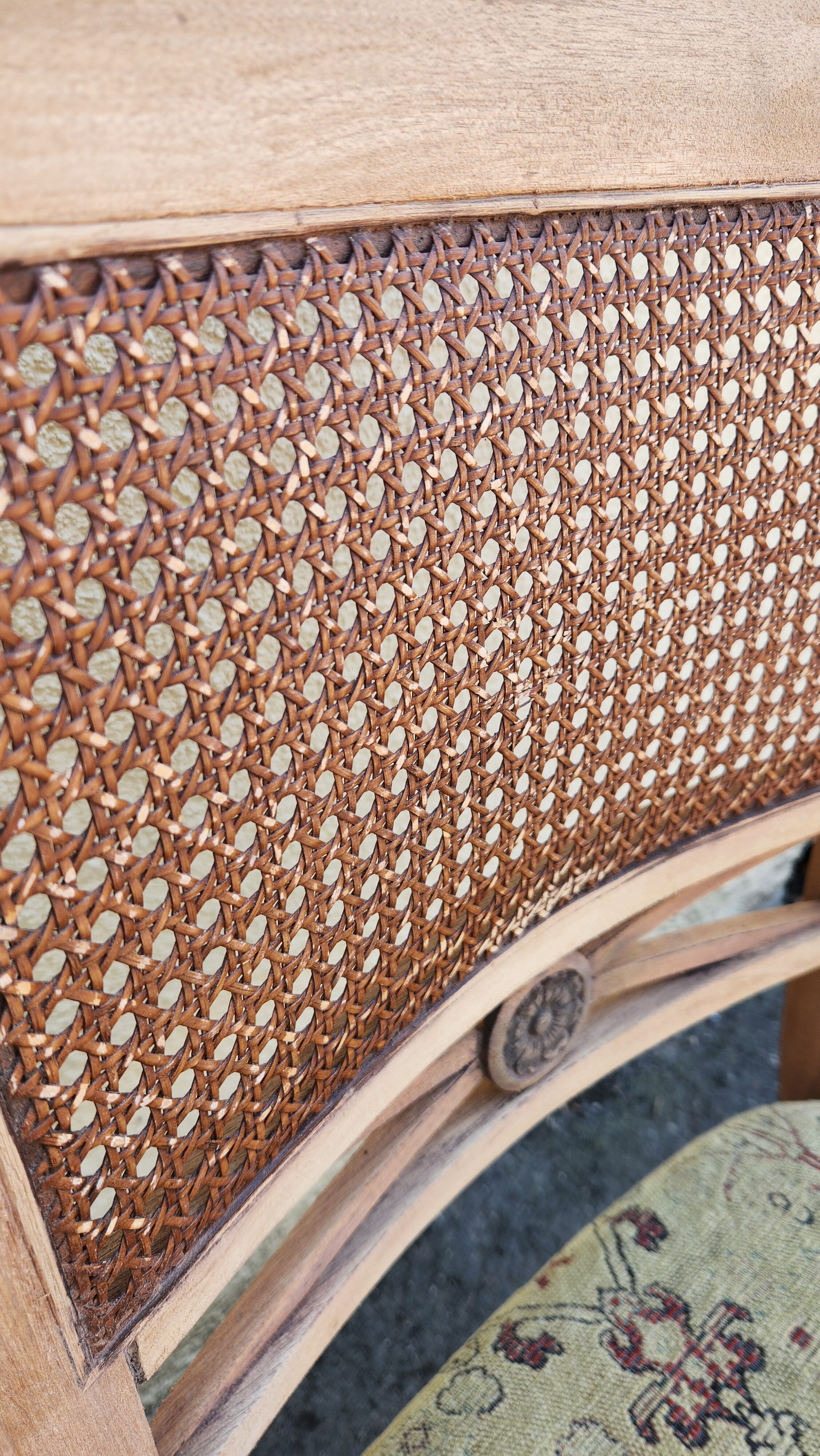Fauteuil cabriolet palecek – bois brut & cannage