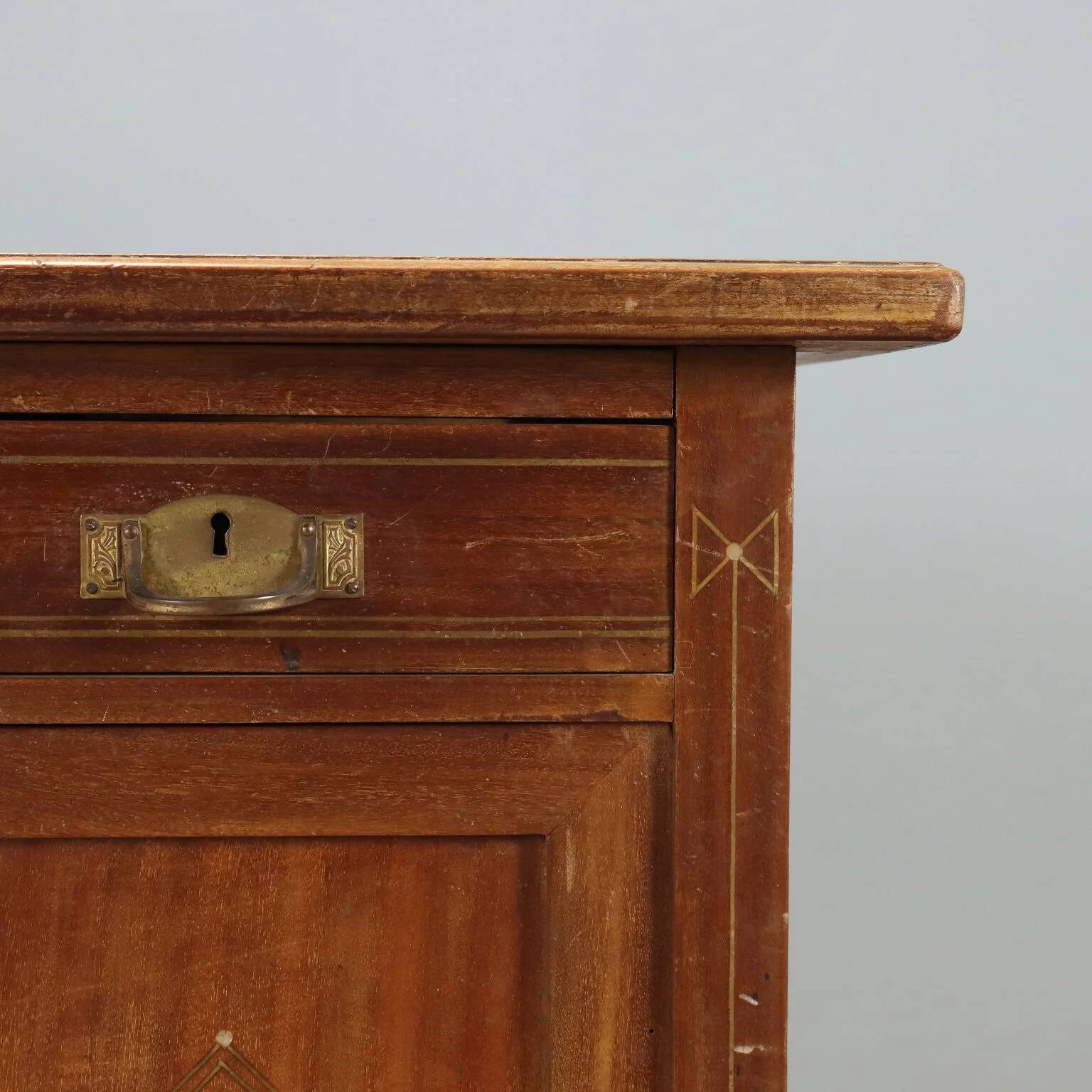 Bureau Liberty en acajou avec cuir et incrustations