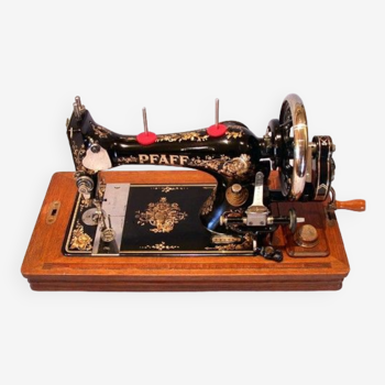 Machine à coudre Antique Pfaff Handcrank Model 11 date fabrication 1900 à navette et bobine