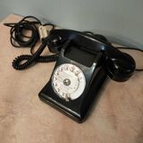 telephone from the 50s in black bakelite