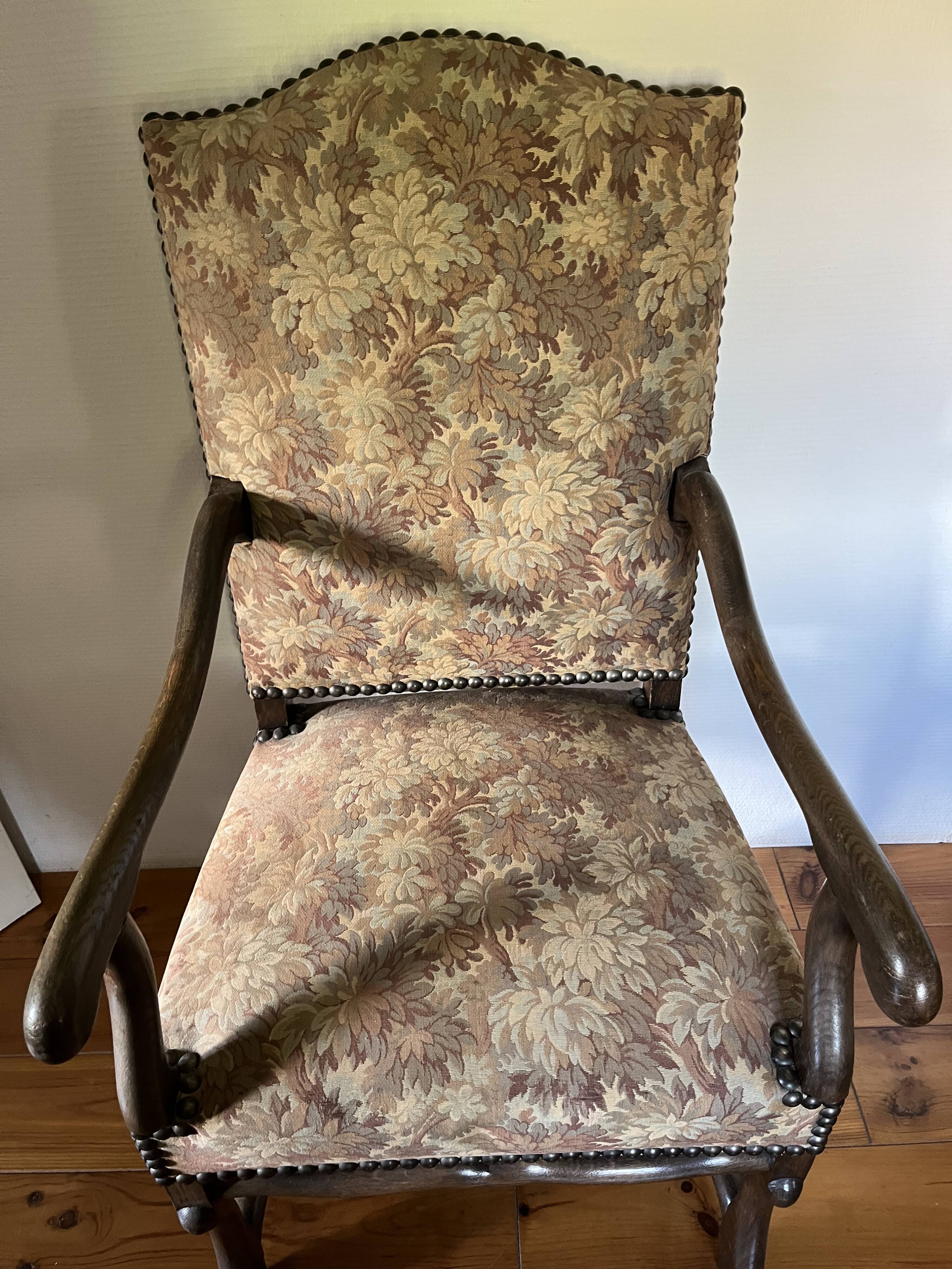 Fauteuil style Louis XIII