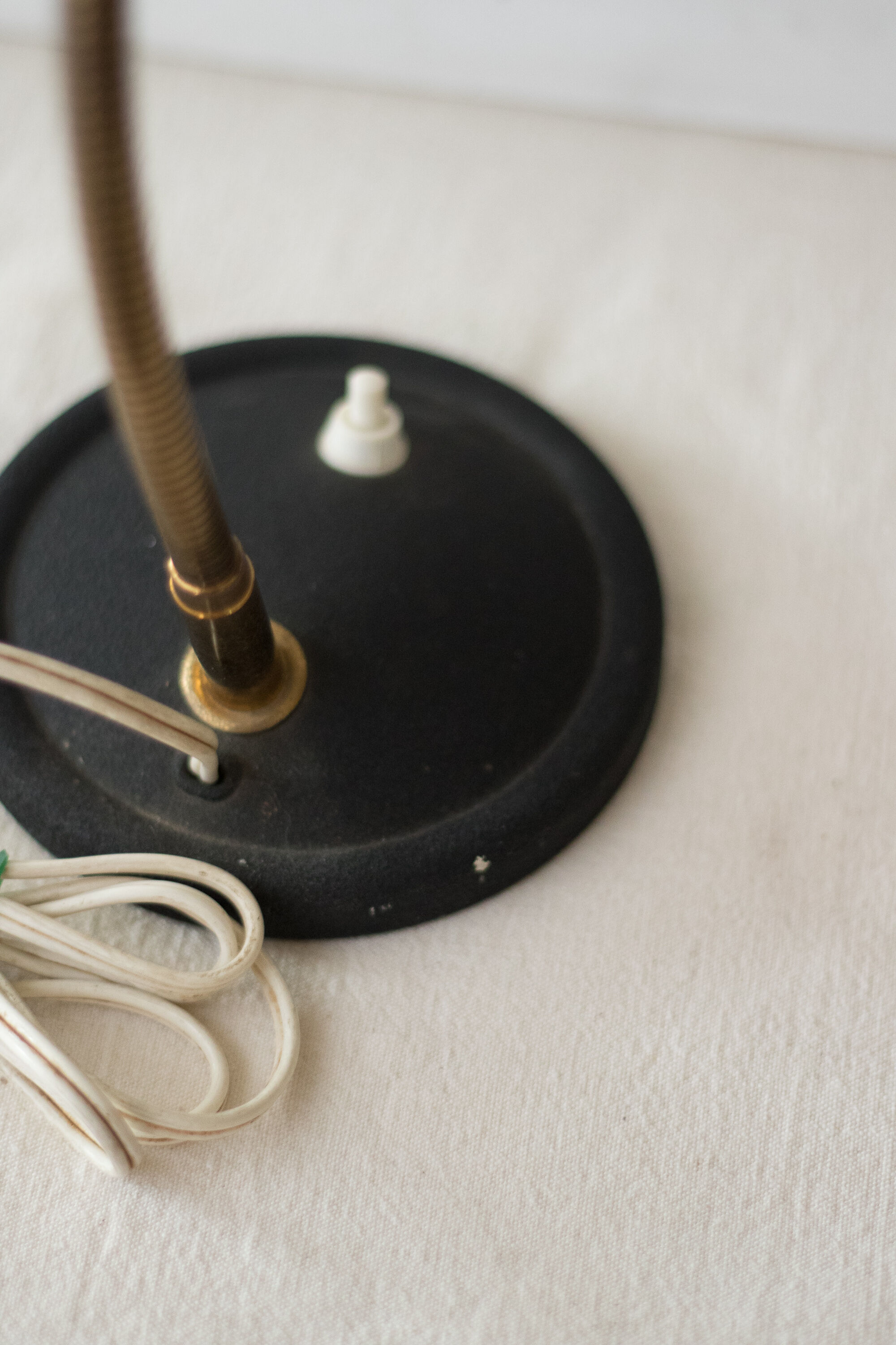 Lampe noire vintage en métal années 50
