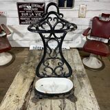 Enamelled cast iron umbrella door