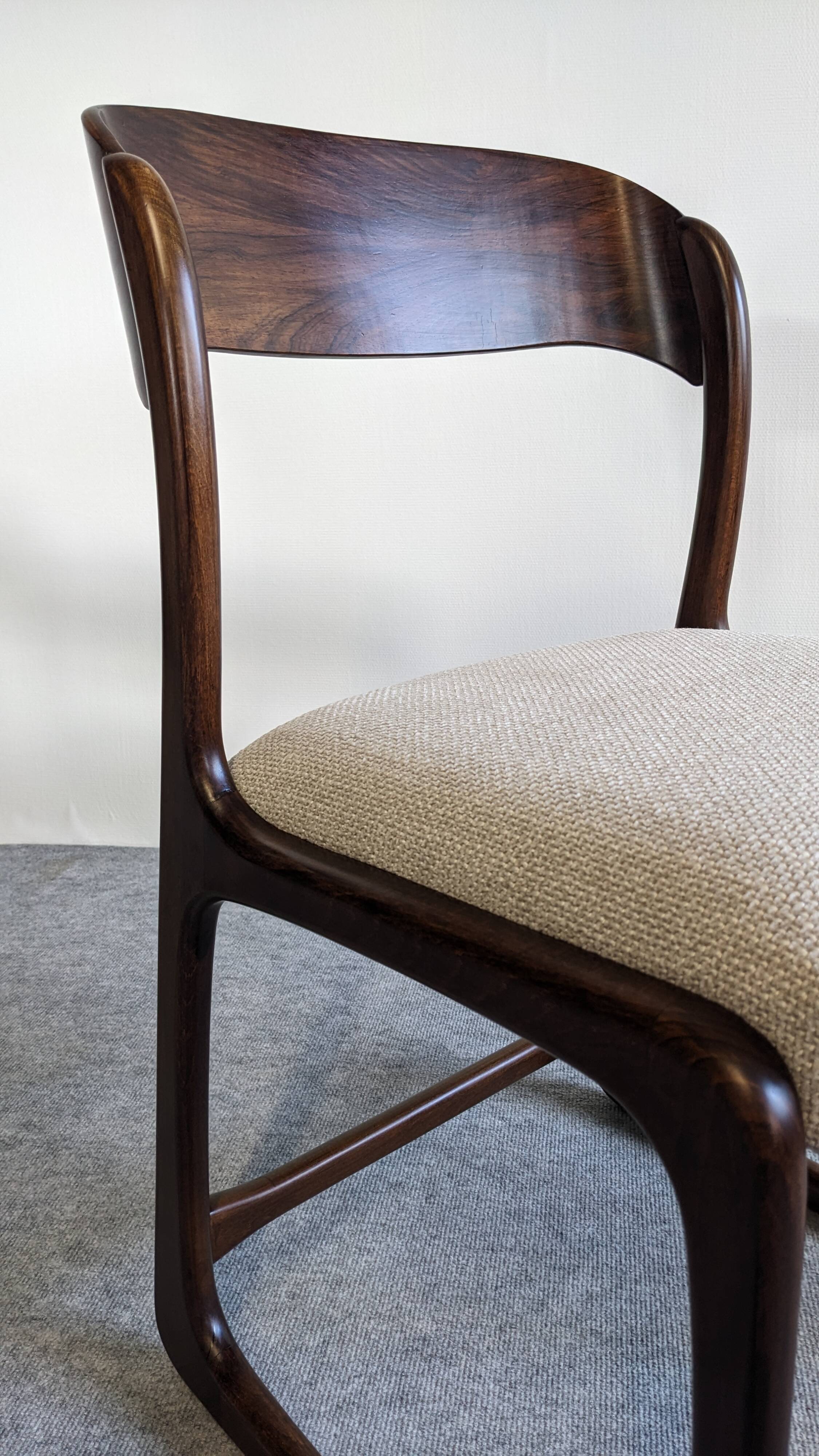 Series of 6 Baumann sled chairs from the 60s/70s