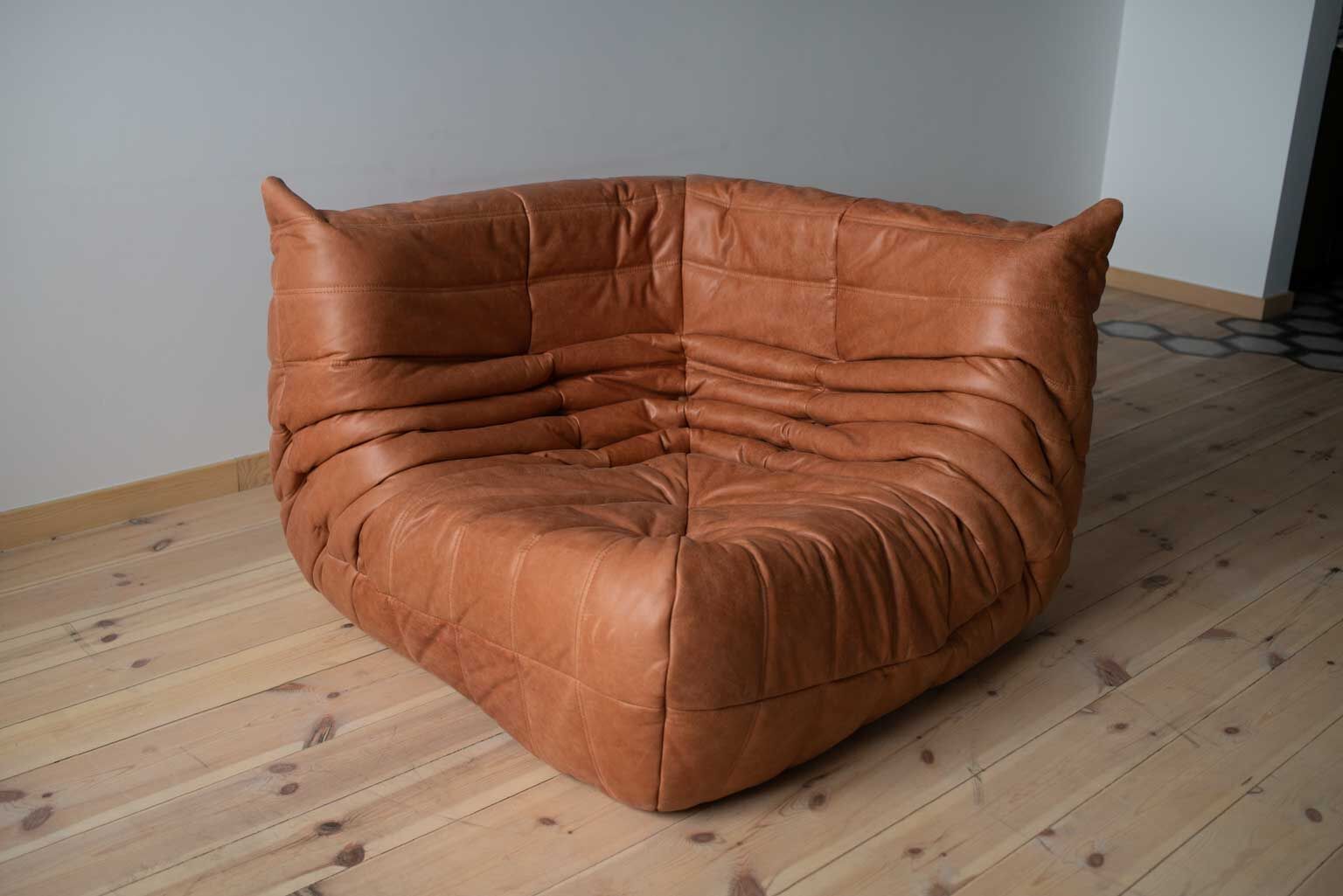 Togo corner armchair model designed by Michel Ducaroy 1973