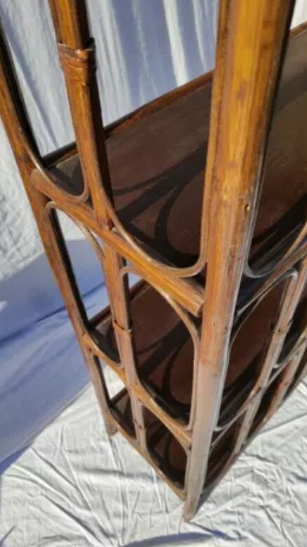 Bibliothèque étagères en rotin vintage