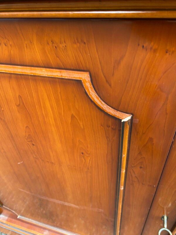 Vitrine anglaise 2 portes imitation acajou 1990