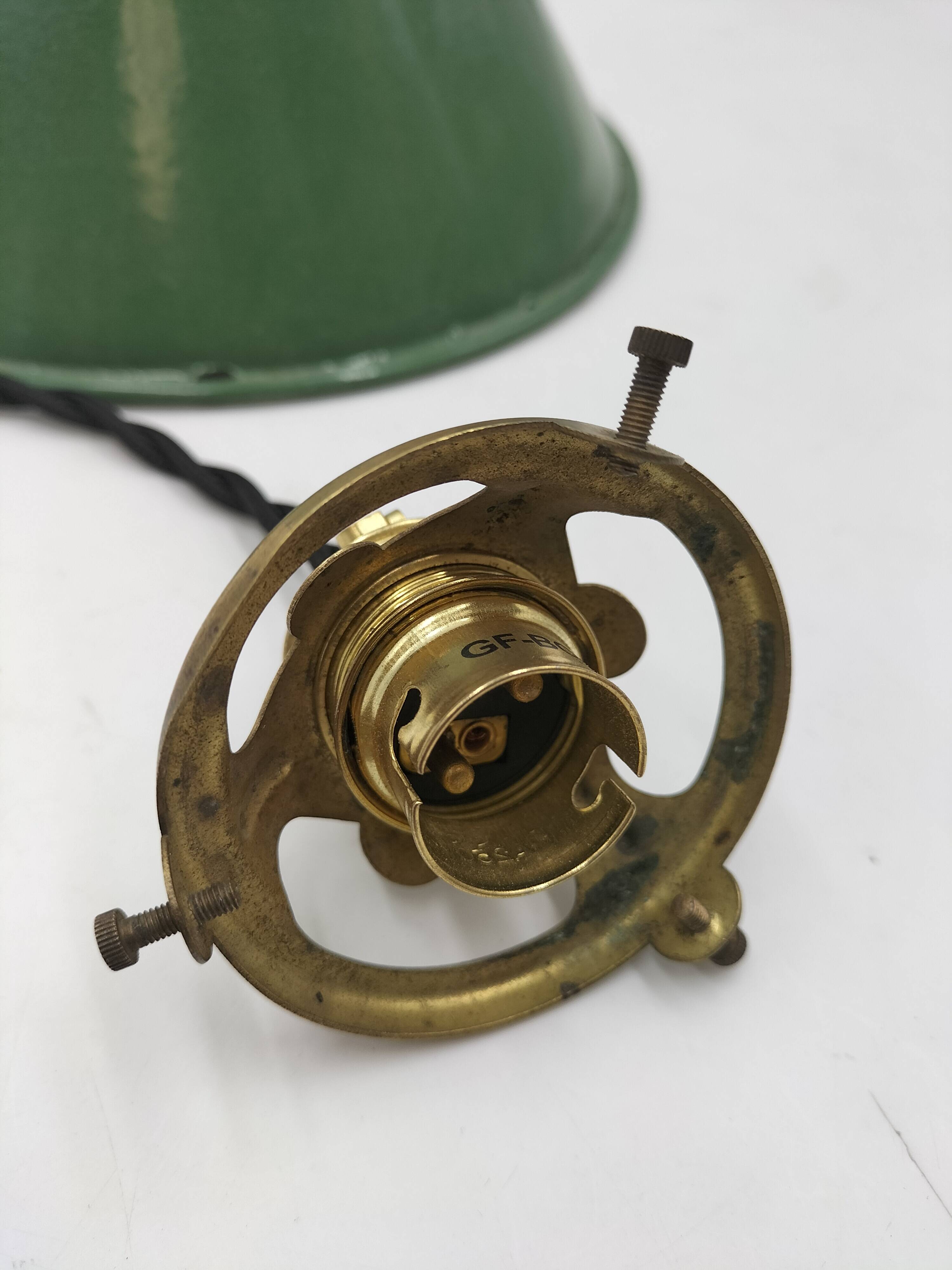 Enamelled sheet metal cone suspension