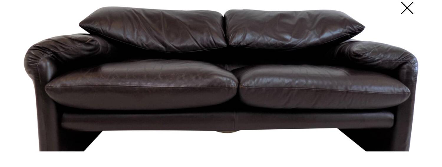 Cassina leather sofa Maralunga model by Vico Magistretti
