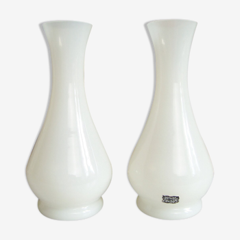 Pair of white opaline vases Clerik Paris