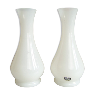Pair of white opaline vases Clerik Paris