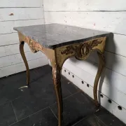 Table en bois doré style Louis XV du XIXe 
