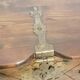 Coffre en bois sculpté de style gothique