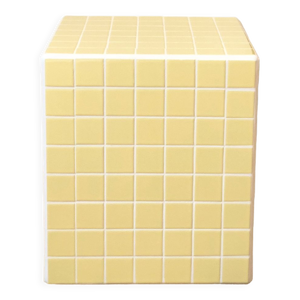 Table d'appoint en carreaux