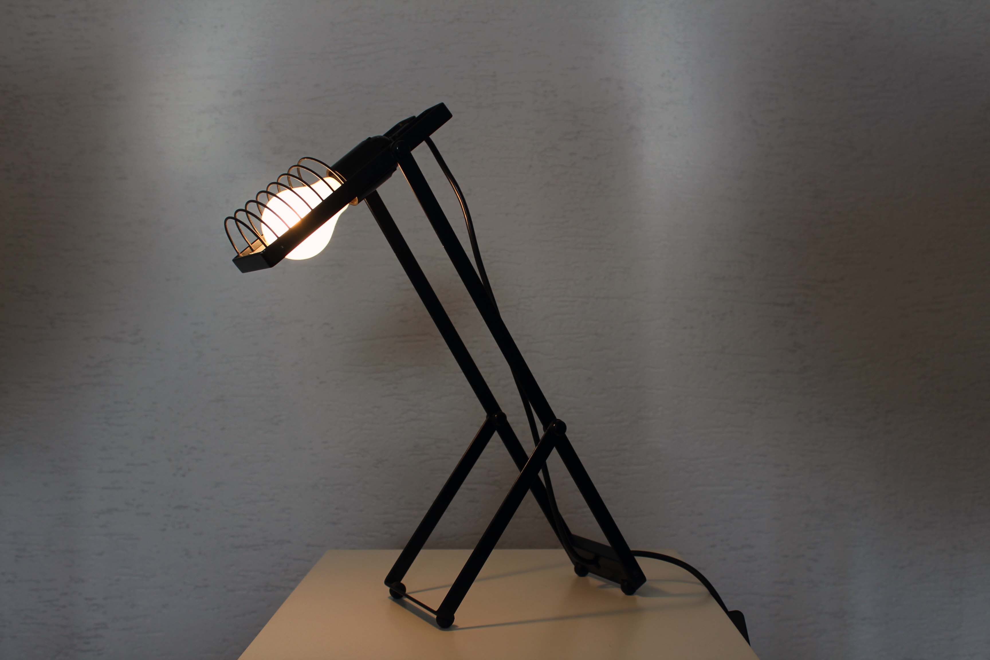 Lamp Artemide model Sintesi by Ernesto Gismondi