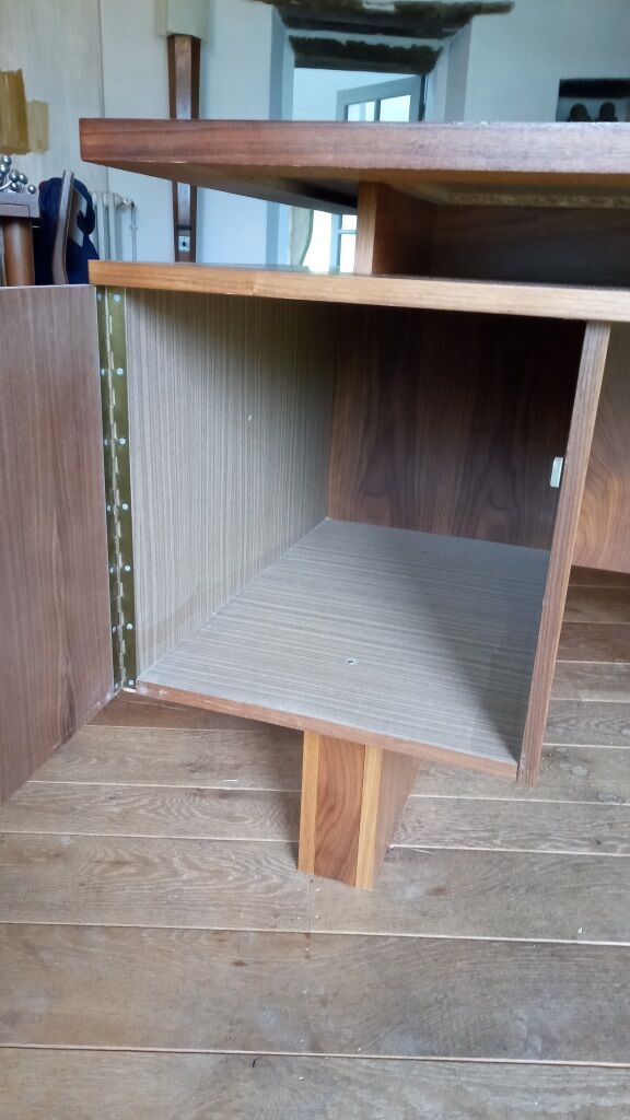 Beautiful desk veneer teak 80s