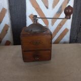 Cyrus coffee grinder 1940