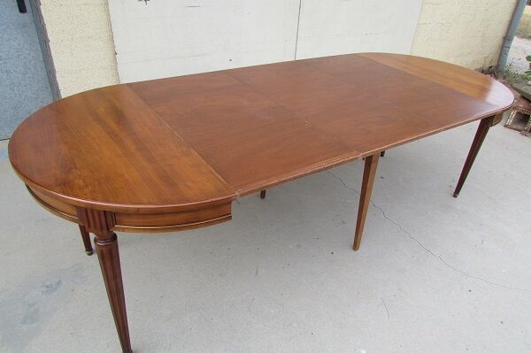 Opening round table on 3 extensions, 12 people