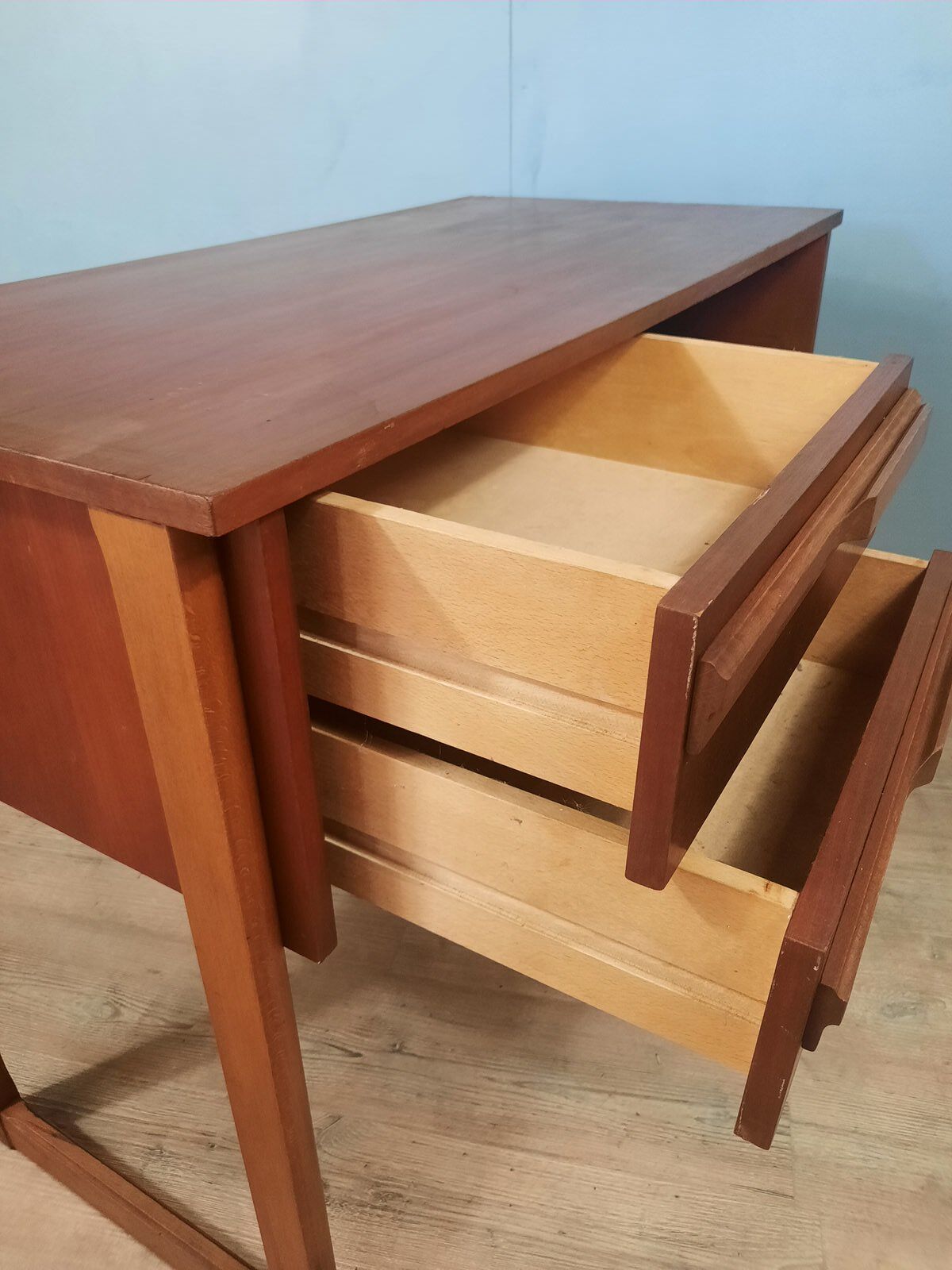 Bureau vintage dans l'esprit scandinave