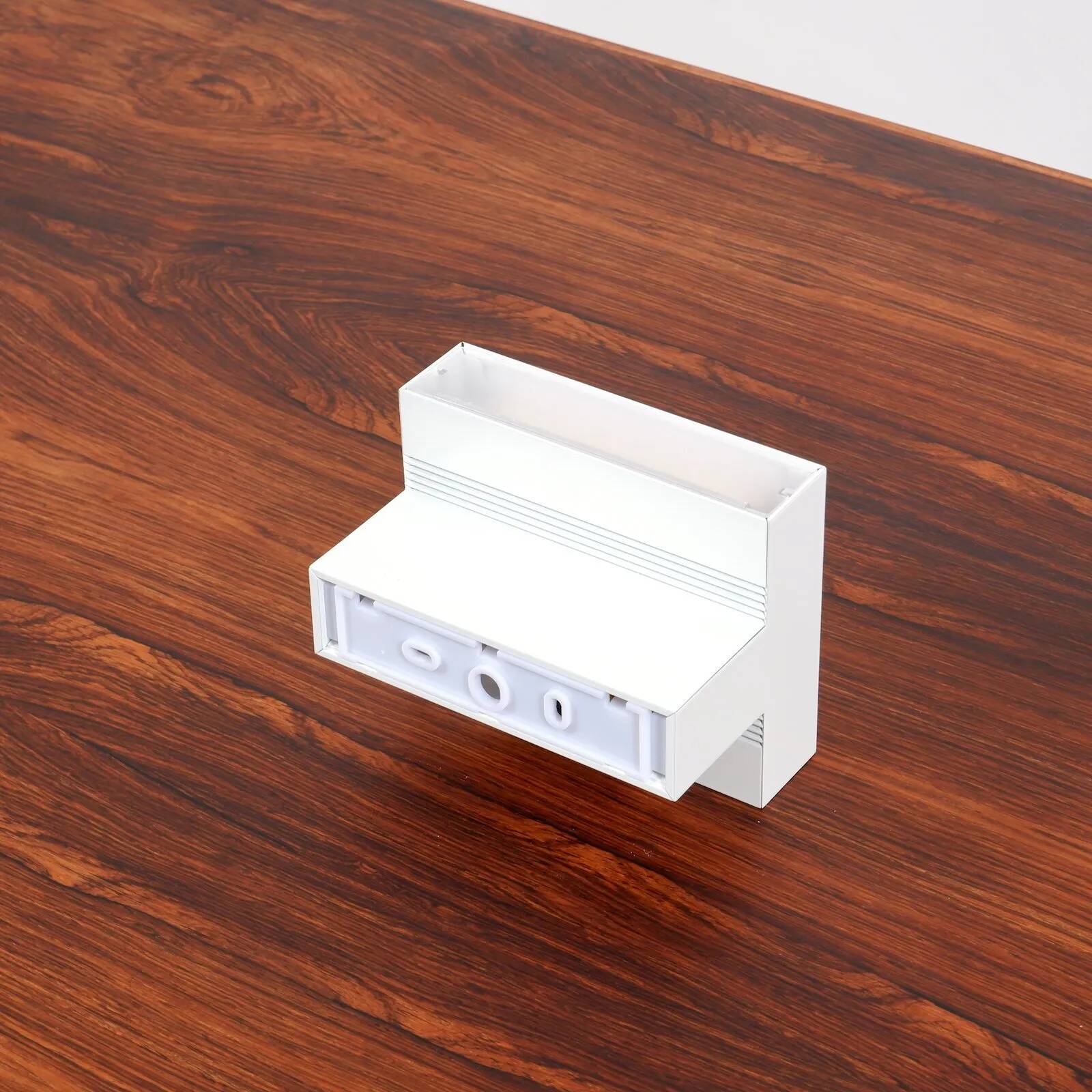 “Tight light” wall lamps by Piero Lissoni for Flos