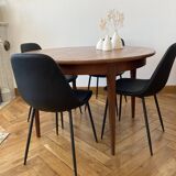 Extendable Scandinavian table
