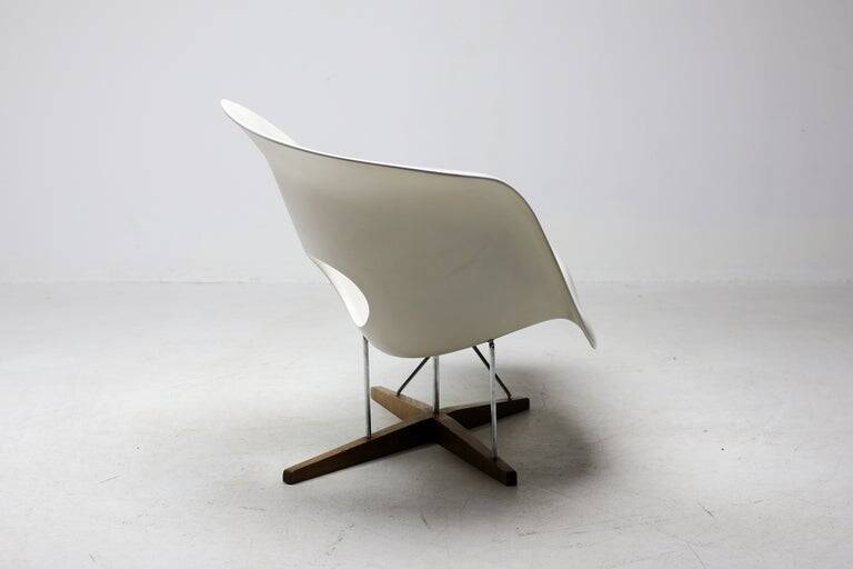 Early 2001 Vitra Eames La Chaise – Labeled, Sculptural Bone-White Patina
