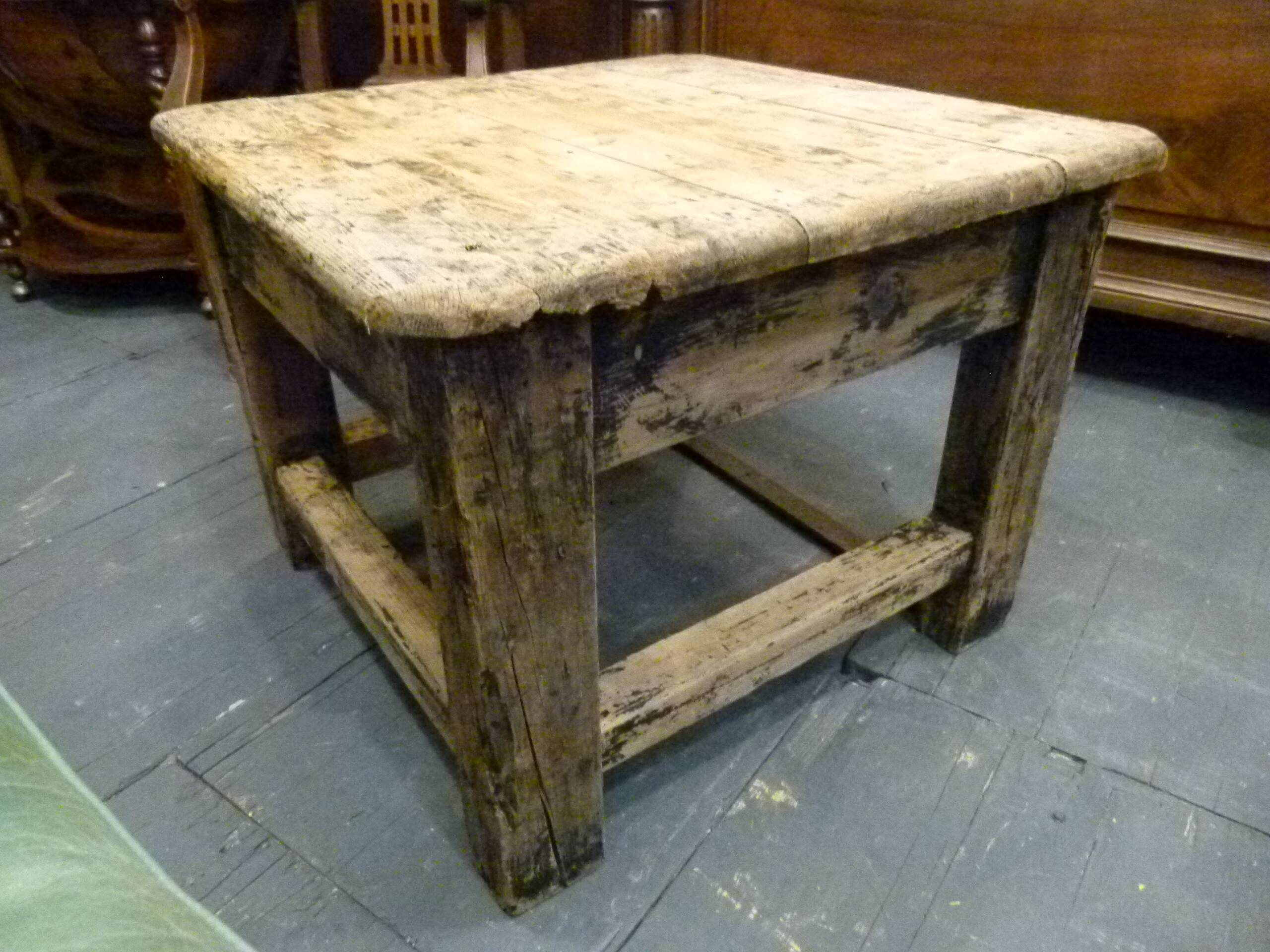 Table basse en bois massif 20ème