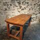 Table vintage en chêne français avec finition vernie d'origine